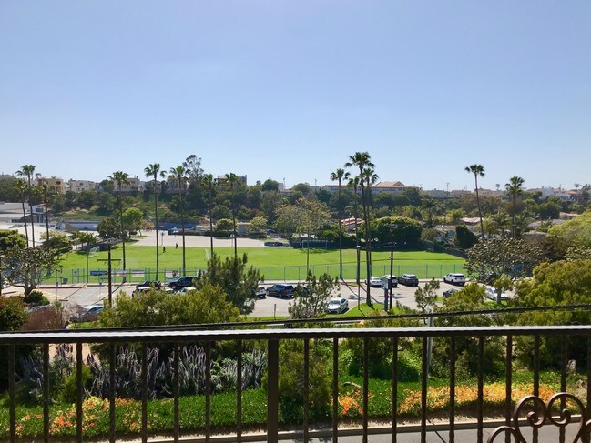 Building Photo - 1720 Ardmore Ave