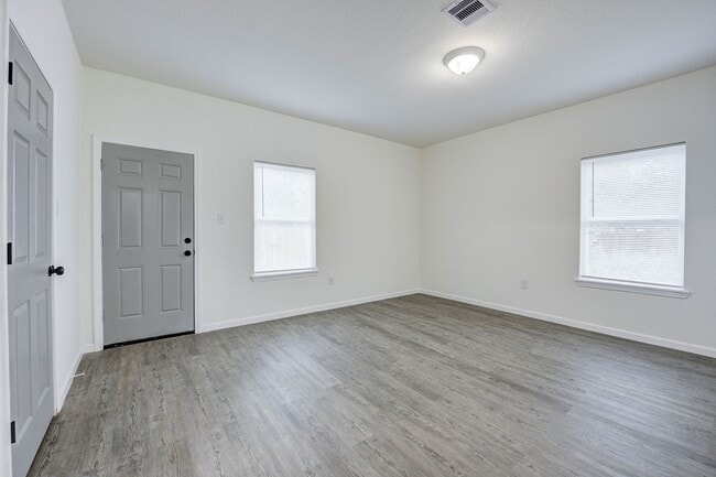 Building Photo - 1 Month FREE! Brand-New Duplex in Houston