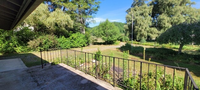 Building Photo - 203 Church Hollow Rd