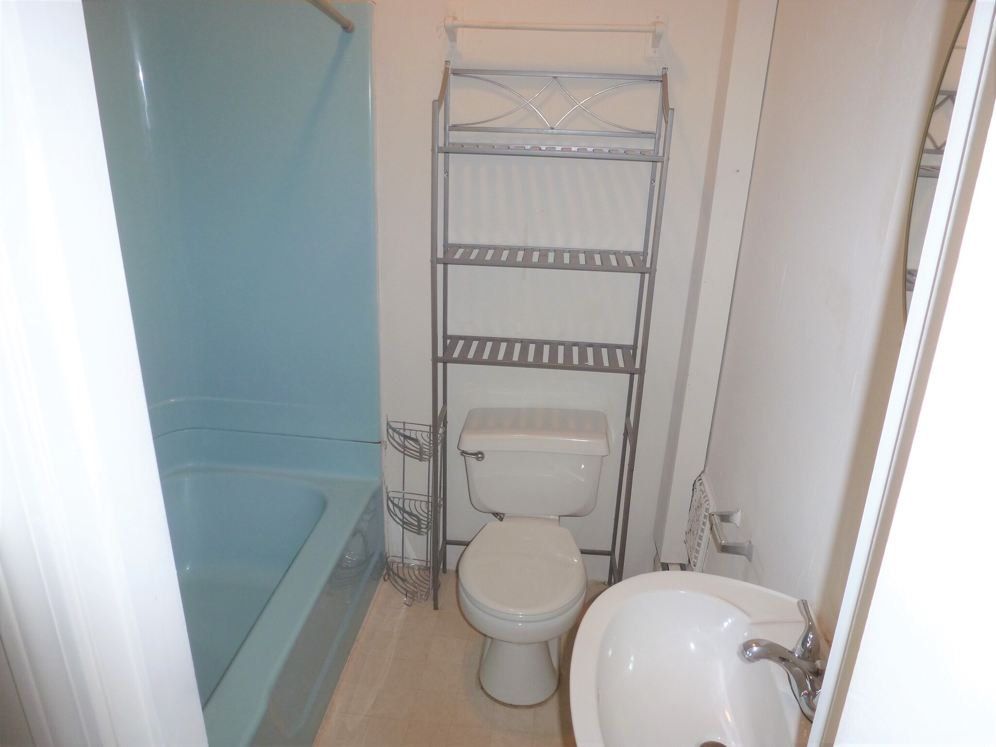 Building Photo - 43 N Willard St