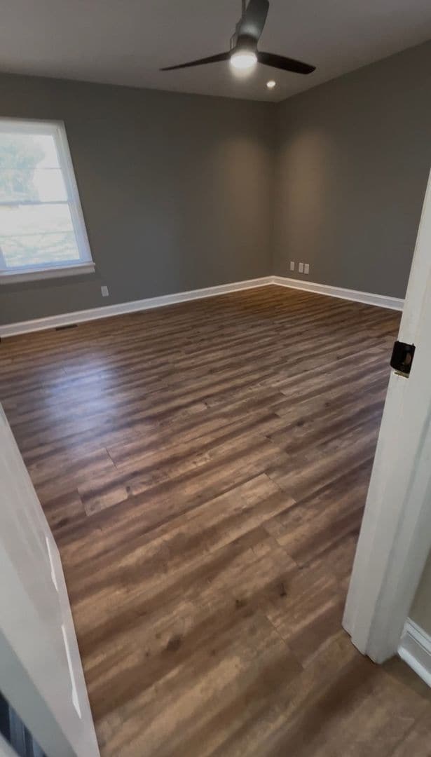 Building Photo - 247 Redbud Dr