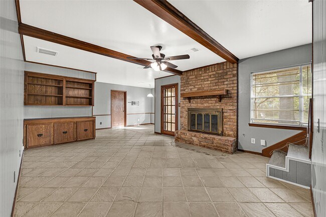 Building Photo - 225 St Cloud Dr