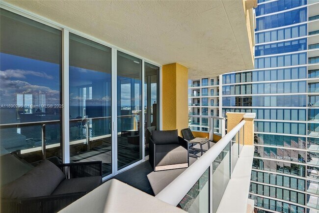 Building Photo - 17875 Collins Ave