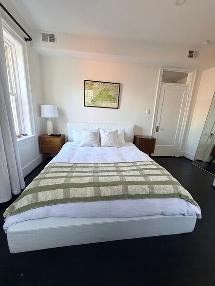 Building Photo - 1332 15th St NW