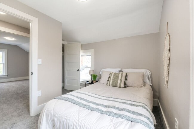 Building Photo - Charming 2-Story Home with Modern Updates ...