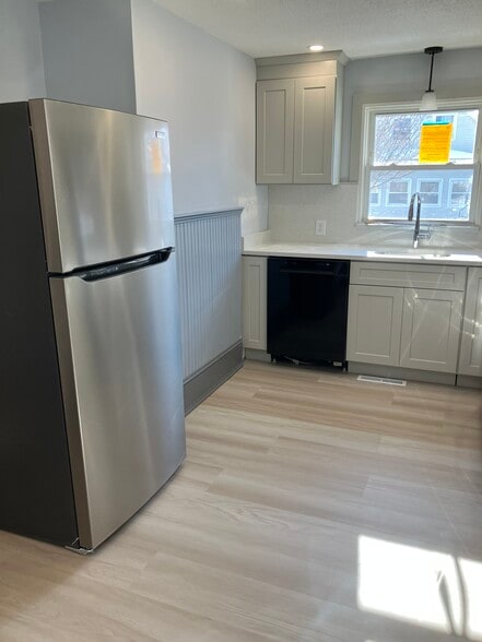 Building Photo - 34 Ottawa St