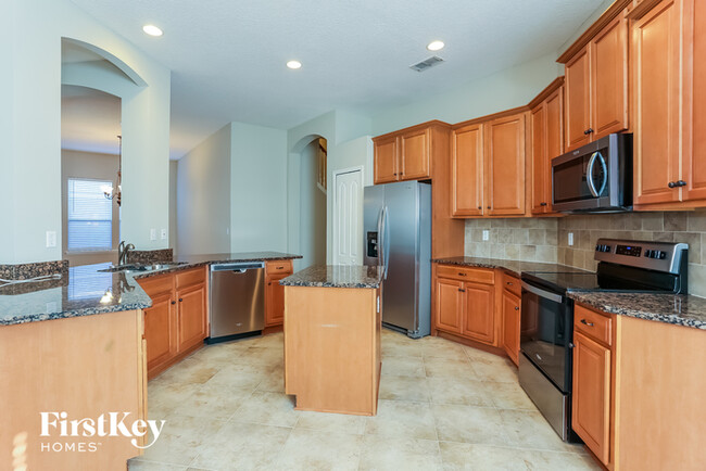 Building Photo - 3511 Shrewsbury Dr