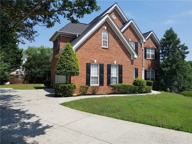 Building Photo - 2828 Oglethorpe Run Square