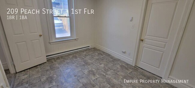 Building Photo - 209 N Peach St