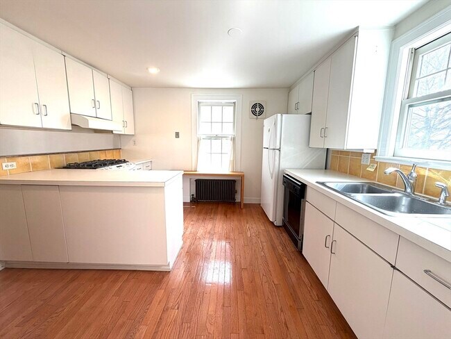 Building Photo - 15 Glenburn Rd