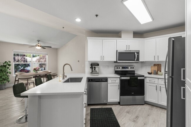 Building Photo - Bradley Park Apartments