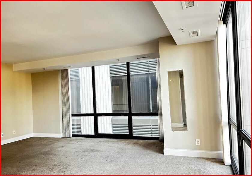 Building Photo - 125 SW Jefferson Ave