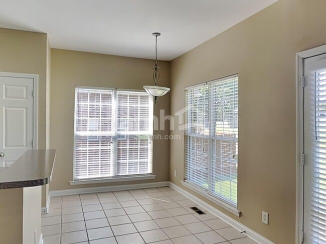 Building Photo - 1017 Stonehollow Way