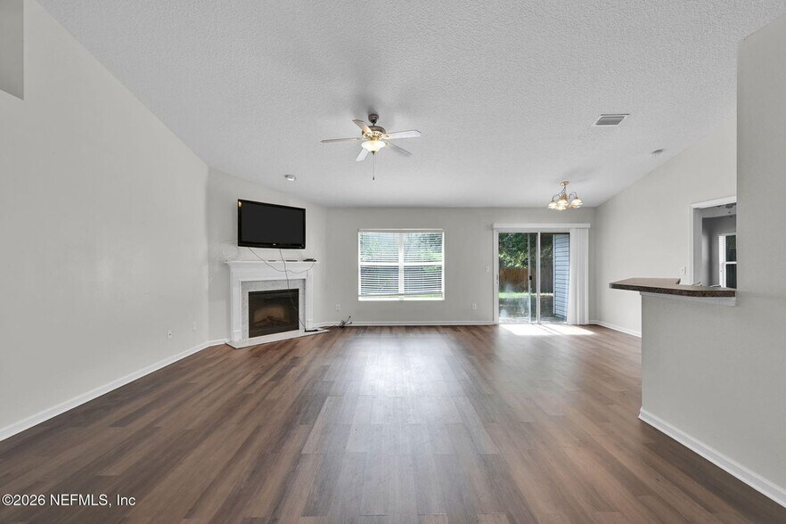 Building Photo - 10810 Stanton Hills Dr E