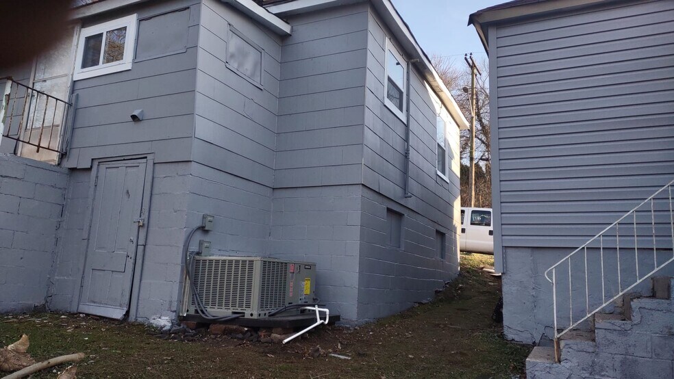 Building Photo - 726 Ben Hur Ave