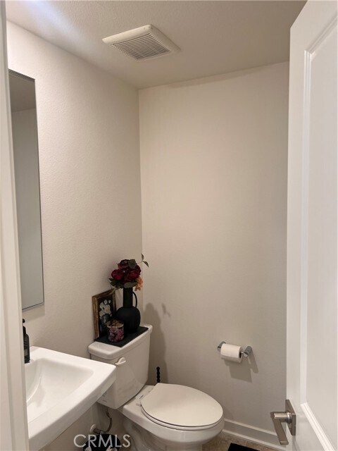 Building Photo - 16032 Sunny Ct