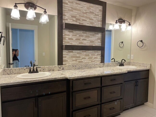 Building Photo - ****HALF OFF FIRST MONTH"S RENT*****Beautiful Two Story 3 Bedroom 2.5 Bath Townhome