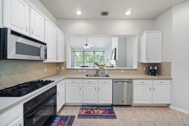 Building Photo - 158 N Whistlers Bend Cir