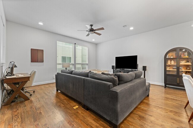 Building Photo - 311 Eado Park Cir