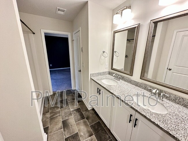 Building Photo - 335 Chetsley Dr