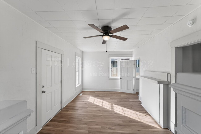 Building Photo - 139 Martin St