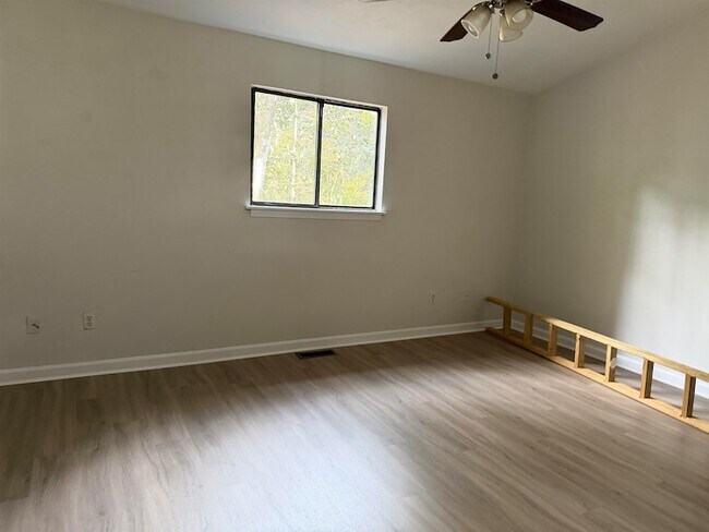 Building Photo - 203 Parkbrook Cir