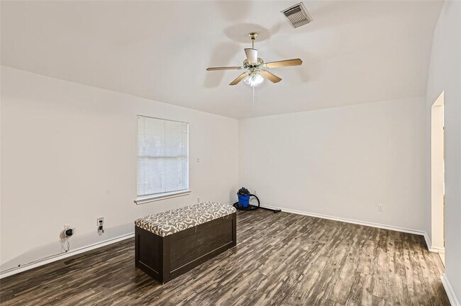 Building Photo - 3948 Artesia Bend