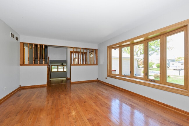 Building Photo - 7745 Woodstock Dr