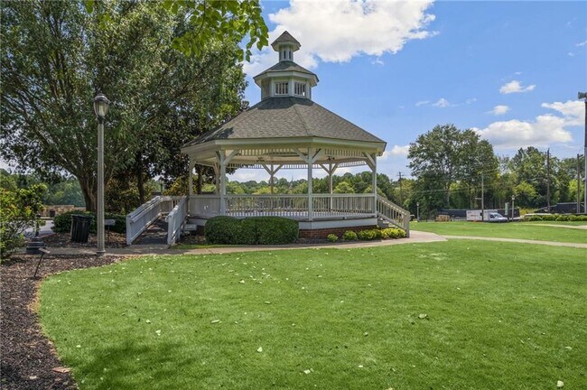 Building Photo - 266 Balaban Cir