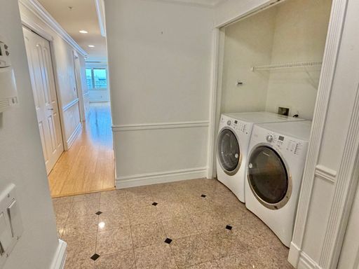 Building Photo - Capitol Hill 2 Bedroom w/ Incredible Views! Available Now!