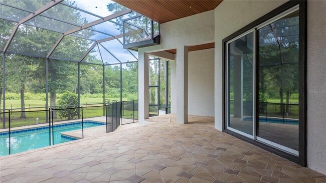 Building Photo - 617 SE 47th Loop