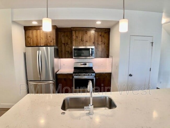 Building Photo - 503 W 2275 N