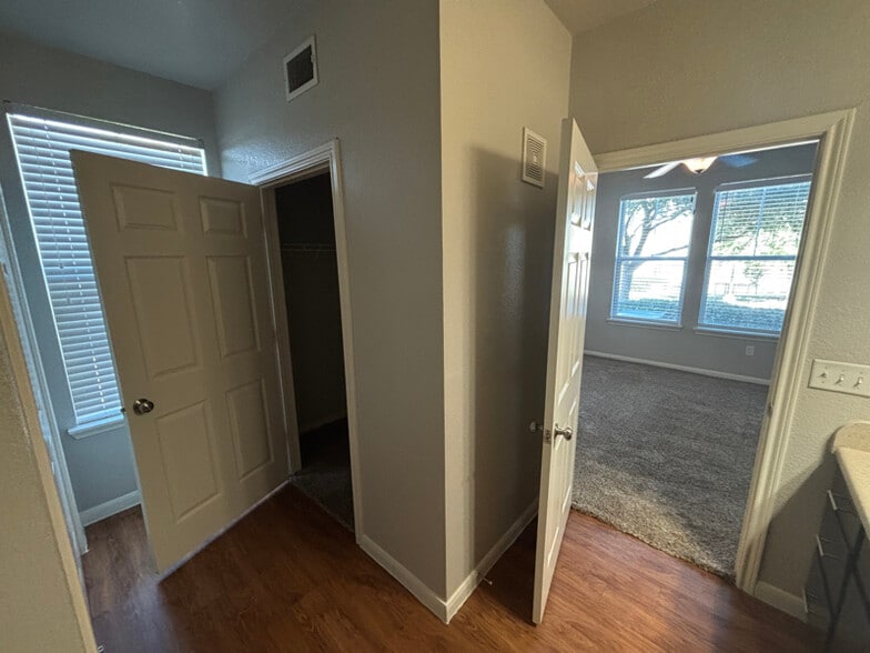 Building Photo - 1811 Medical Pkwy