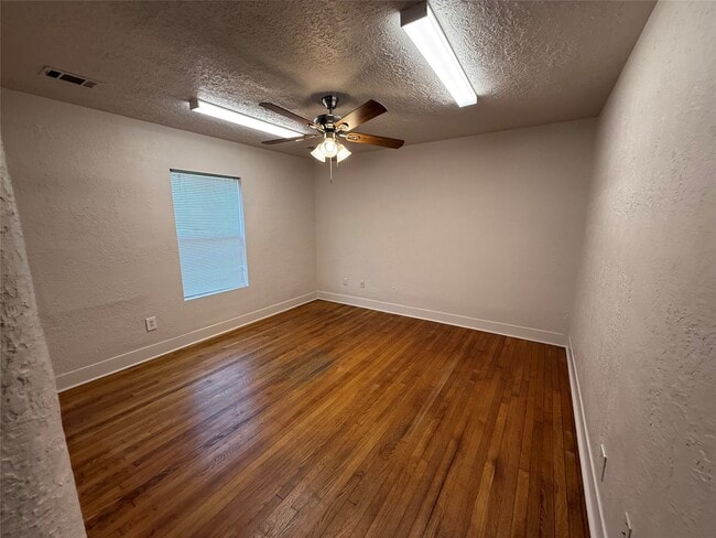 Building Photo - 6946 Moss Rose St