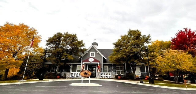 Building Photo - 738 Spires Dr