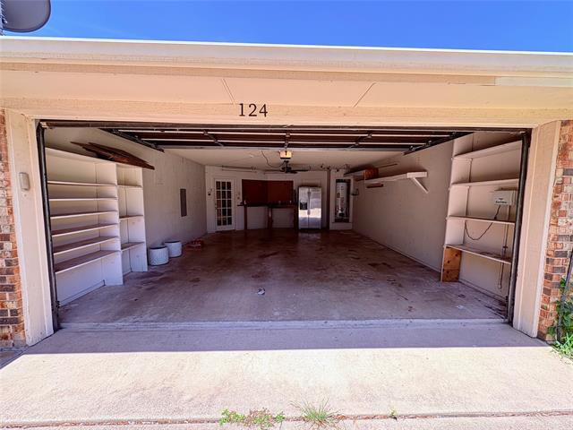 Building Photo - 124 Meadowglen Cir