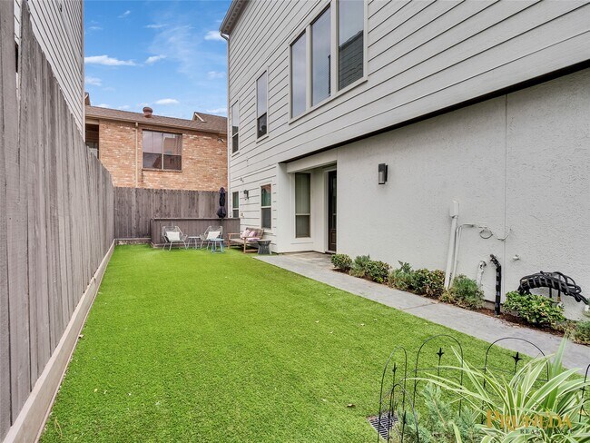 Building Photo - 6108 Potomac Enclave Dr