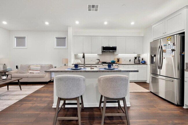 Building Photo - Eco-Friendly 3BR Home in Palmdale