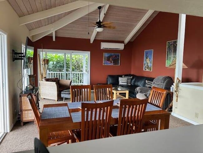 Building Photo - Furnished 3Bed, 2Bath Upstairs of House with Lanai