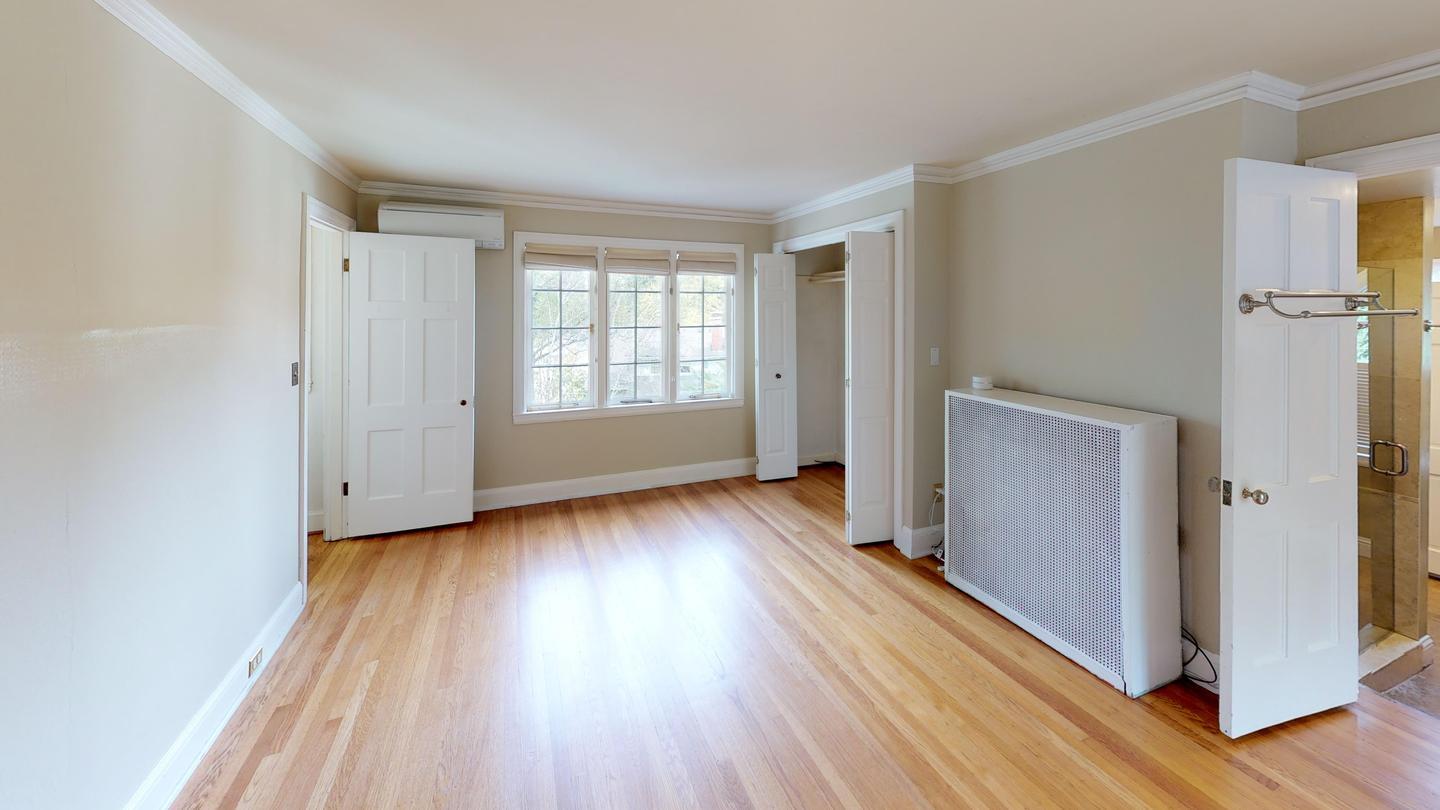 Building Photo - 2371 SW Montgomery Dr