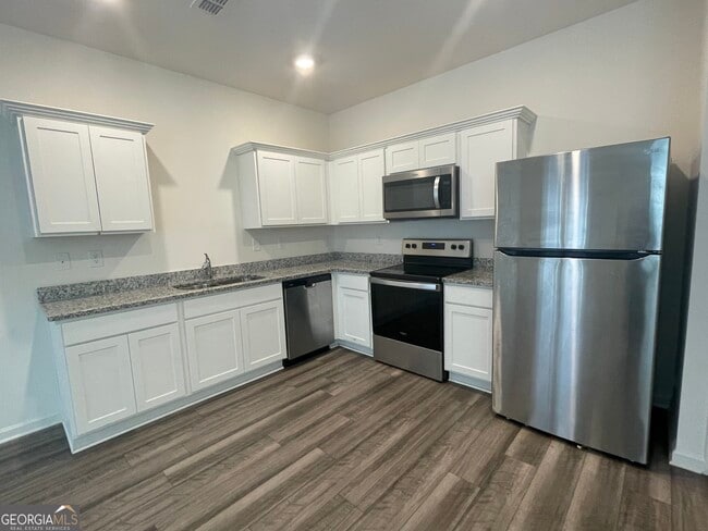 Building Photo - 35299 Condor Ct