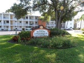 Building Photo - 2203 Canal Dr