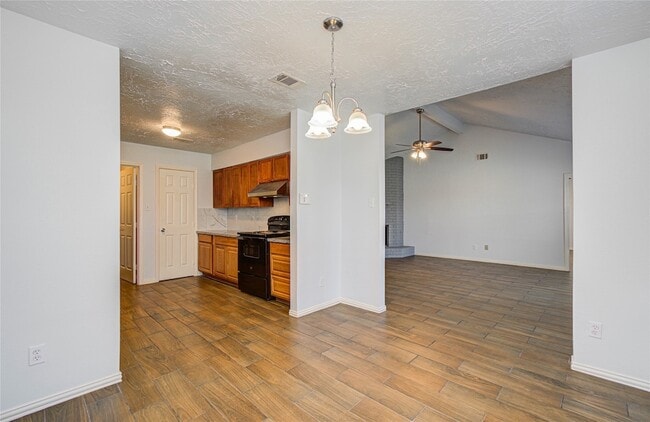 Building Photo - 2702 Fir Crest Ct