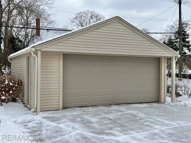 Building Photo - 4516 Robinwood Ave