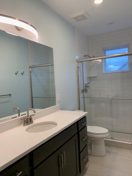 Building Photo - 2451 Thurman Ave