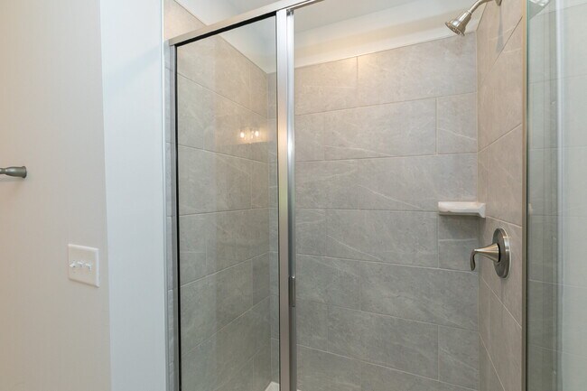 Building Photo - 341 Old Grove Ln