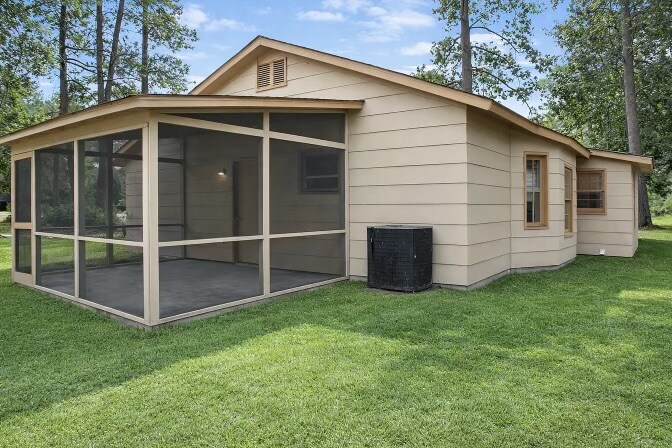 Building Photo - 2 Wallace Rd