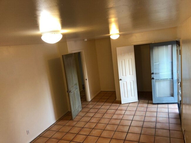 Building Photo - 6636 Del Playa Dr