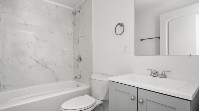 Building Photo - 2353 N Springfield Ave