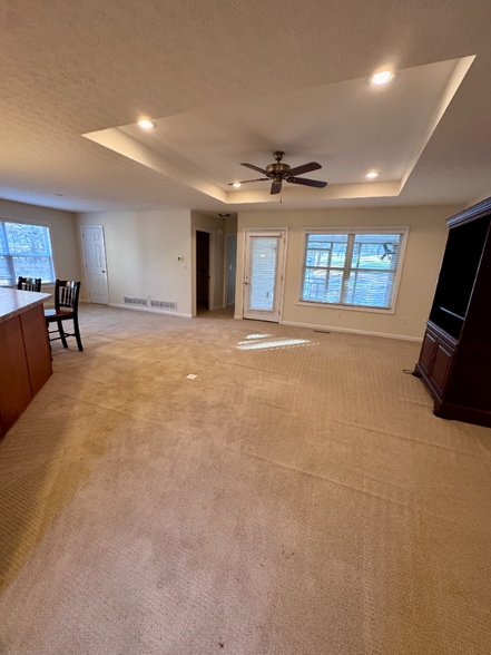 Building Photo - 406 Valley Greens Rd